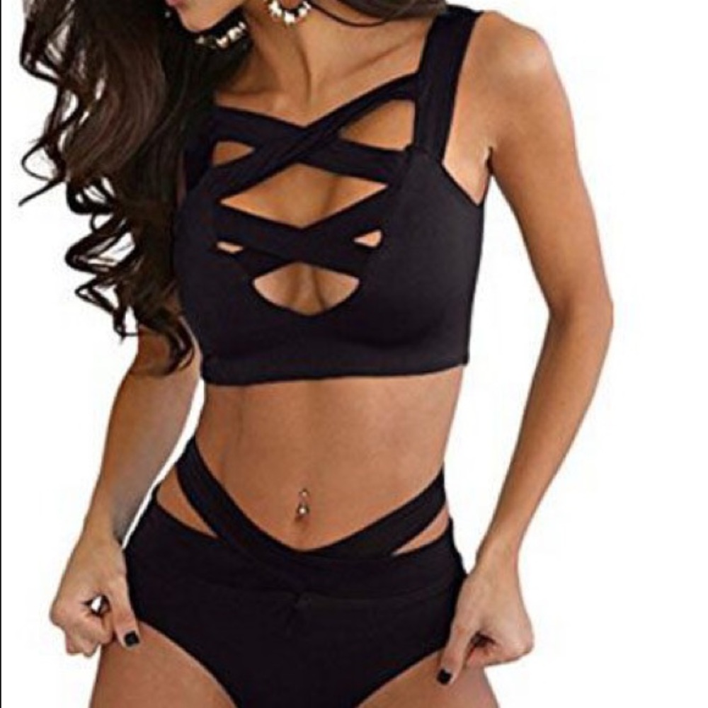 Sleeveless Cut Top & Cutout Waist Bottom Swimsuit